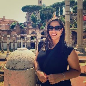 Meet your Posher, Lavinia